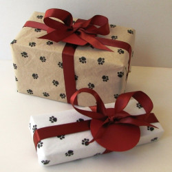 Paw print gift pack